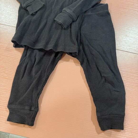 Kate Quinn 2T Black Thermal Outfit - Picture 3 of 5